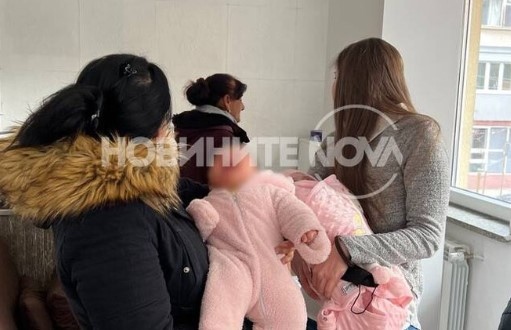 Разменените бебета в Шейново вече са при биологичните си родители